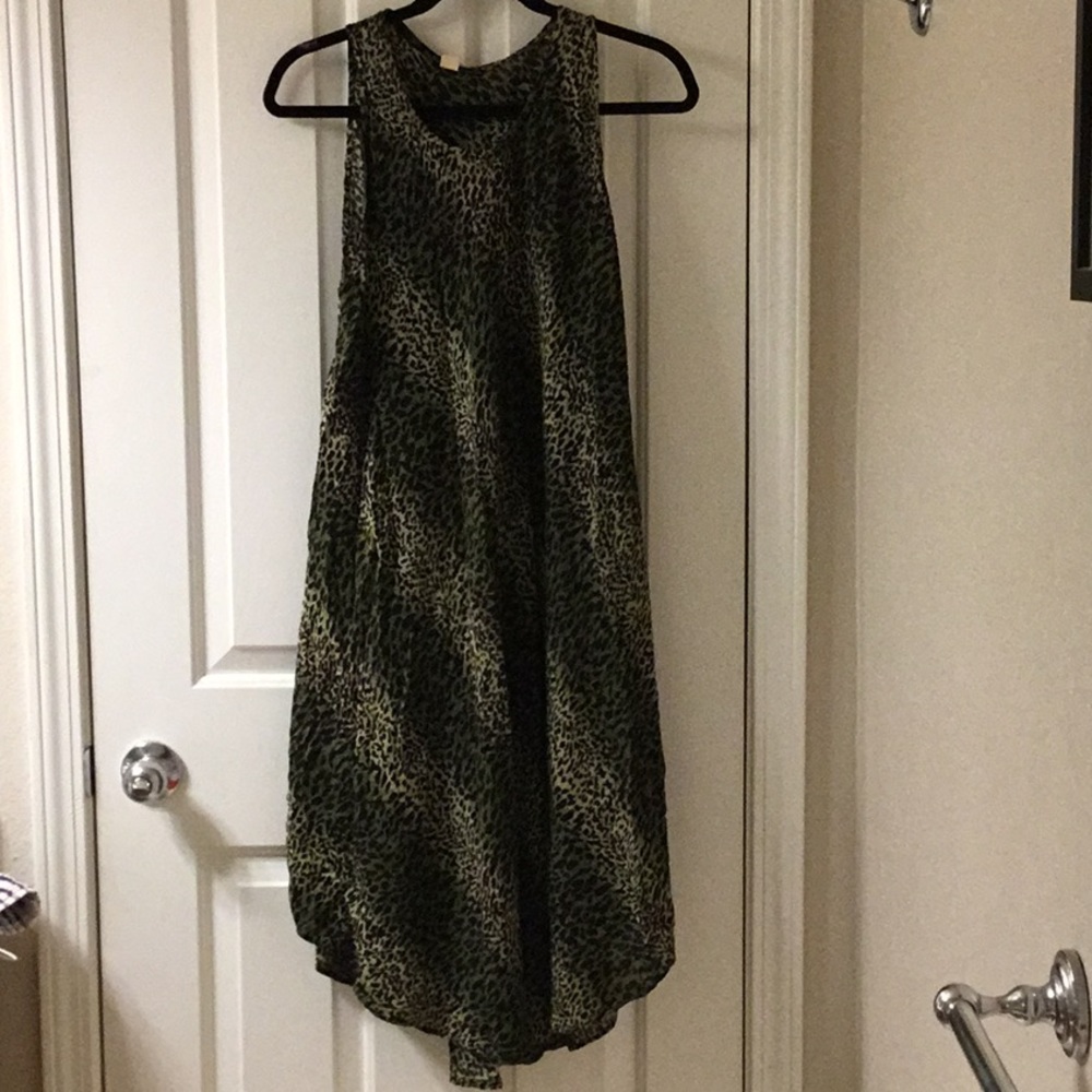 Comfortable & casual green animal print midi dress